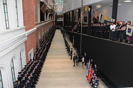 В центральном военно-морском музее состоялось посвящение в курсанты первокурсников Санкт-Петербургского Морского технического колледжа