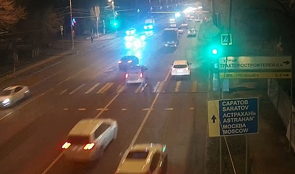 Тройное ДТП на Первой продольной в Волгограде сняли на видео