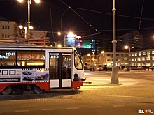 В центре Екатеринбурга оборвавшийся провод парализовал движение трамваев