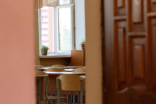 Судимый за ограбление детей и славивший АУЕ боец СВО провел в школе урок патриотизма