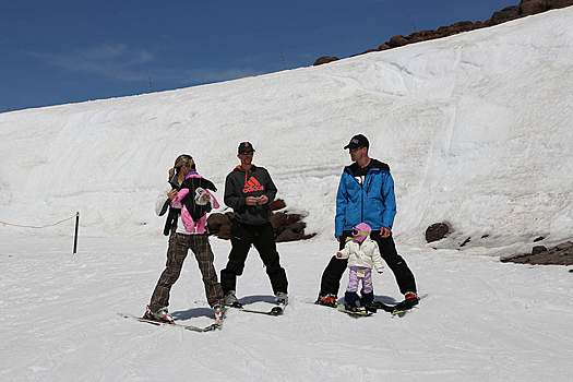 Глава НРК: Горнолыжный отдых школьников должно субсидировать государство
