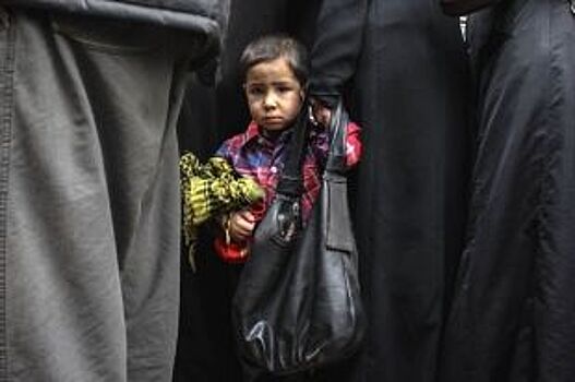 «Мама, сделай так, чтоб я не умер». В Сирии остаются сотни российских детей
