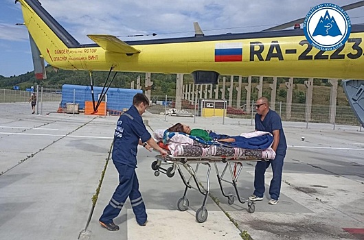 Новосибирскую туристку спасли с озера у горы Белухи