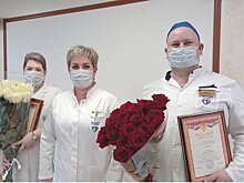 Главврач зеленоградской больницы вручила почетные грамоты сотрудникам учреждения