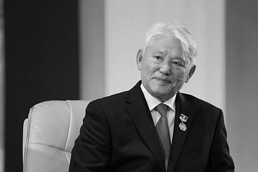Умер первый президент Якутии