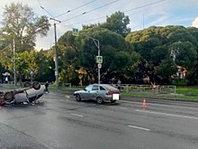 Пассажира ВАЗа увезли в больницу с места ДТП на улице Герцена в Вологде