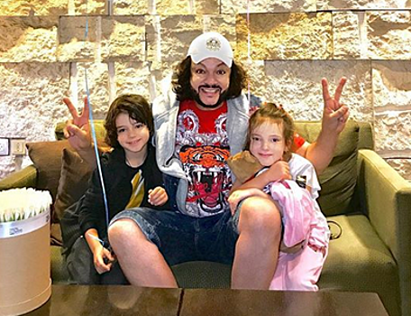 Дети Киркорова оказались в пылающей Греции