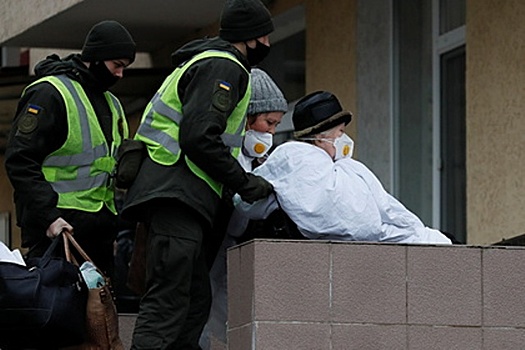 На Украине назвали запрет российской вакцины «борьбой с коронавирусом»