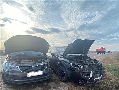 Под Самарой столкнулись Subaru и Skoda