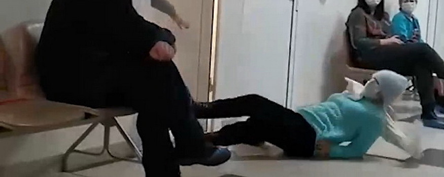 В Тюмени две пожилые женщины подрались в очереди на прием к врачу