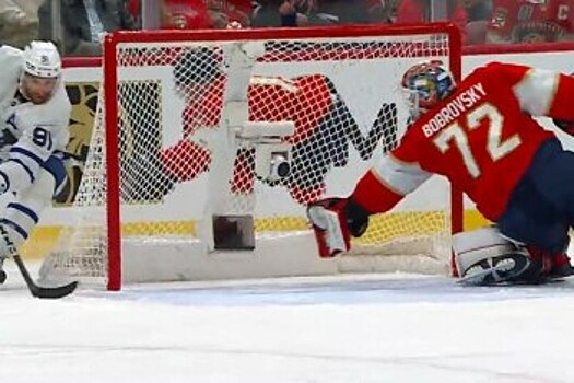 Hockey Feed о «беспомощном» Бобровском в серии с «Торонто»: его просто уничтожают
