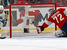 Hockey Feed о «беспомощном» Бобровском в серии с «Торонто»: его просто уничтожают