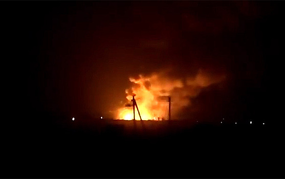 Кадр из видео очевидцев взрыва на складе боеприпасов в Балаклее