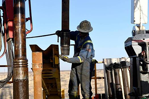 В мире приготовились к новому падению цен на нефть