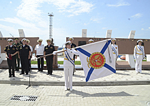 В Новороссийске прошла церемония вручения Боевого знамени новому командиру военно-морской базы