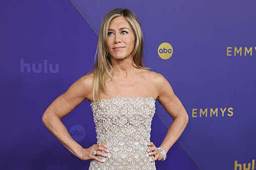 Актриса Дженнифер Энистон призналась, что не готова к усыновлению из-за ДНК