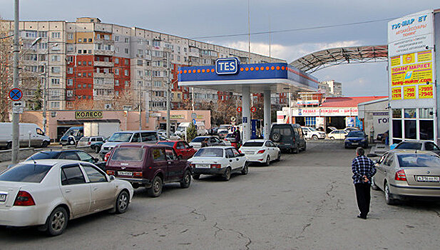 Власти пообещали спасти Крым от дефицита бензина