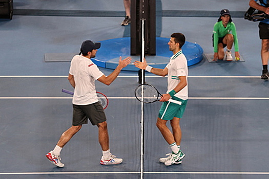 Карацев сенсационно обыграл Джоковича