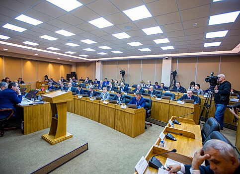 Депутаты приморской столицы показали свое финансовое лицо