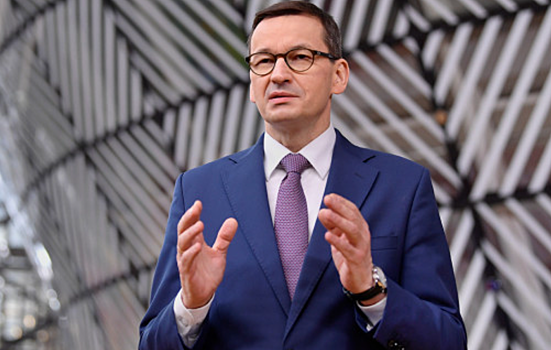Премьер Польши призвал бороться с империализмом ЕС