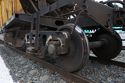 Подросток в наушниках погиб под поездом в Новосибирской области