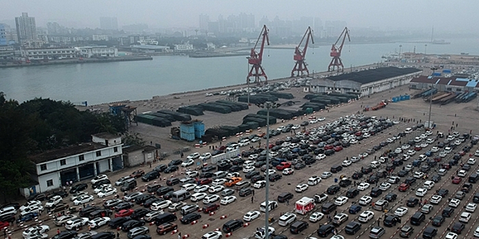 В портах Хайнаня переправы ждут еще свыше 10 тысяч автомобилей