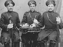 У русских с какими фамилиями предки были казаками