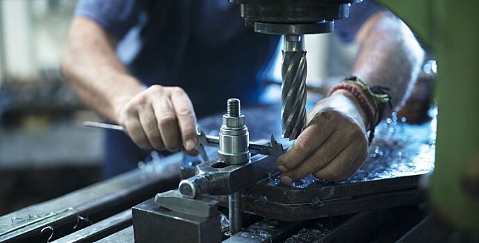 На Дону к дефицитным специалистам относятся дворники,токари и фрезеровщики