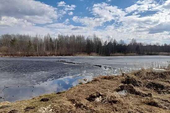 В Братске на льду водохранилища очевидцы спасли двух детей