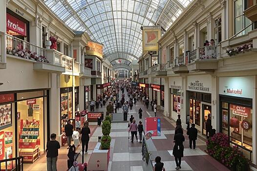 Платные парковки, хамство и неуютная атмосфера: новосибирцы выбрали худшие ТЦ