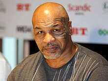 Боксер Майк Тайсон выпустил конфеты в виде ушей