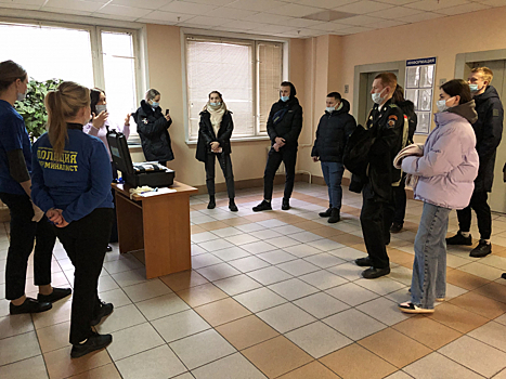 В УМВД России по Мурманской области прошел День открытых дверей для старшеклассников