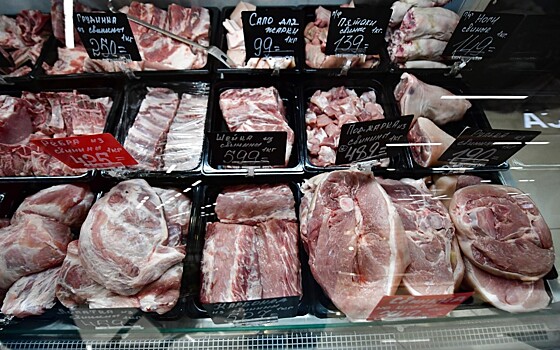 В китайский порт поступила первая партия российский свинины