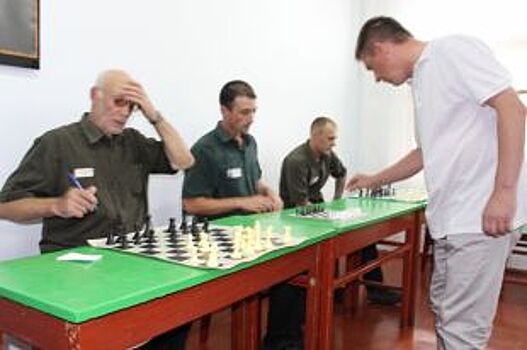 Чемпион Адыгеи по шахматам провел сеанс одновременной игры с осужденными