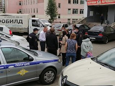 «Дети сварятся в кипятке»: уфимцы обнаружили в подвале дома среди инженерных коммуникаций две жилые квартиры