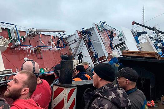 ЧП на судостроительном заводе под Санкт-Петербургом, пострадали люди