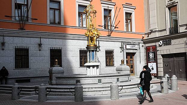 Принцессе Турандот снова досталось: вандал повредил скульптуру в центре Москвы