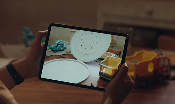 Круглая коробка для пиццы: Apple выпустила ролик о пользе своих гаджетов