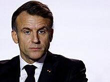 Во Франции госслужащую отстранили от работы за танец под песню с угрозами в адрес Макрона