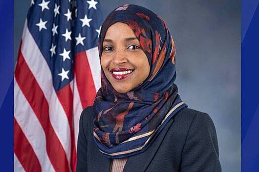 Сторонник Трампа со шприцем напал на законодательницу и обрызгал ее