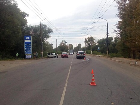 Как в Твери Volkswagen Touareg устроил тройное ДТП снял видеорегистратор