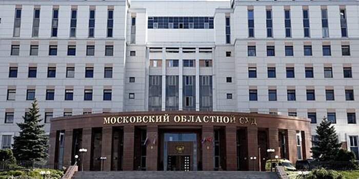 Обвиняемая в заказе убийства своей семьи девушка отказалась от суда прсяжных