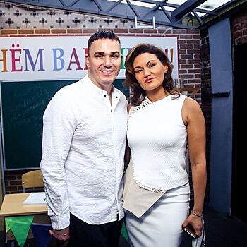 Звездные мачо, которые взяли в жены девушек с далеко не модельной внешностью