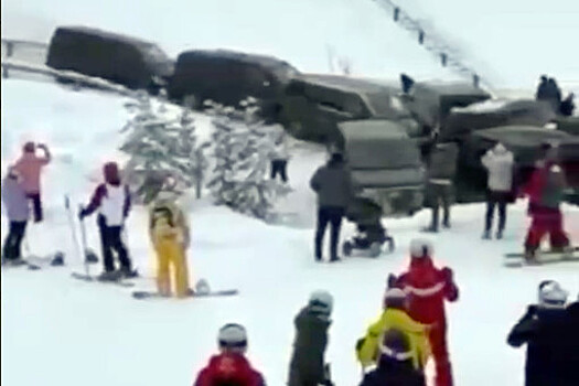 Опубликовано видео курьезной аварии с кортежем Зеленского