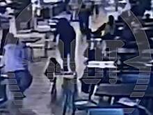 Российская школьница получила выстрел в упор из сигнального пистолета и попала на видео