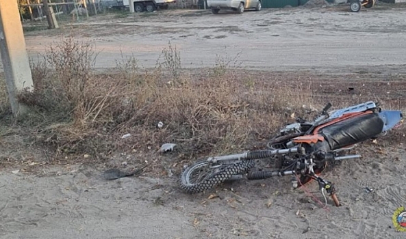 В Волгоградской области 15-летний подросток на мотоцикле врезался в опору ЛЭП