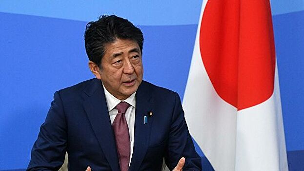 Япония не приняла решение о поездке Абэ на парад Победы