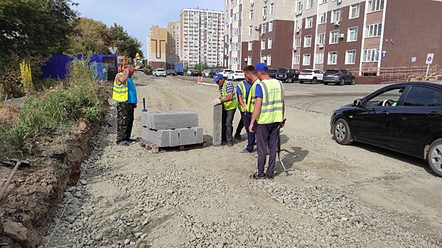 В Оренбурге восстанавливают дорогу на улице Донковцева