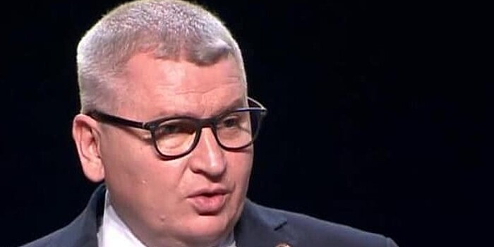 «Лжец и бессовестный плагиатор»: в Румынии министр со скандалом подал в отставку