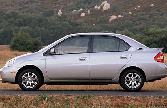 Первая Toyota Prius может стать предметом для коллекции